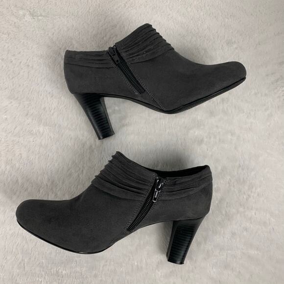 Amelia Grace Women's Gray Suede Booties Size 6.5 - Picture 5 of 10